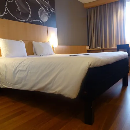 Ibis Centre Nations