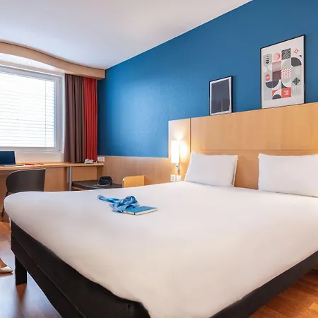 Ibis Centre Nations Hotel