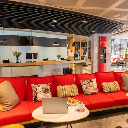 Hotel Ibis Centre Nations 3*