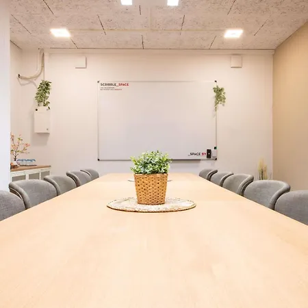 Ibis Centre Nations Hotel 3*