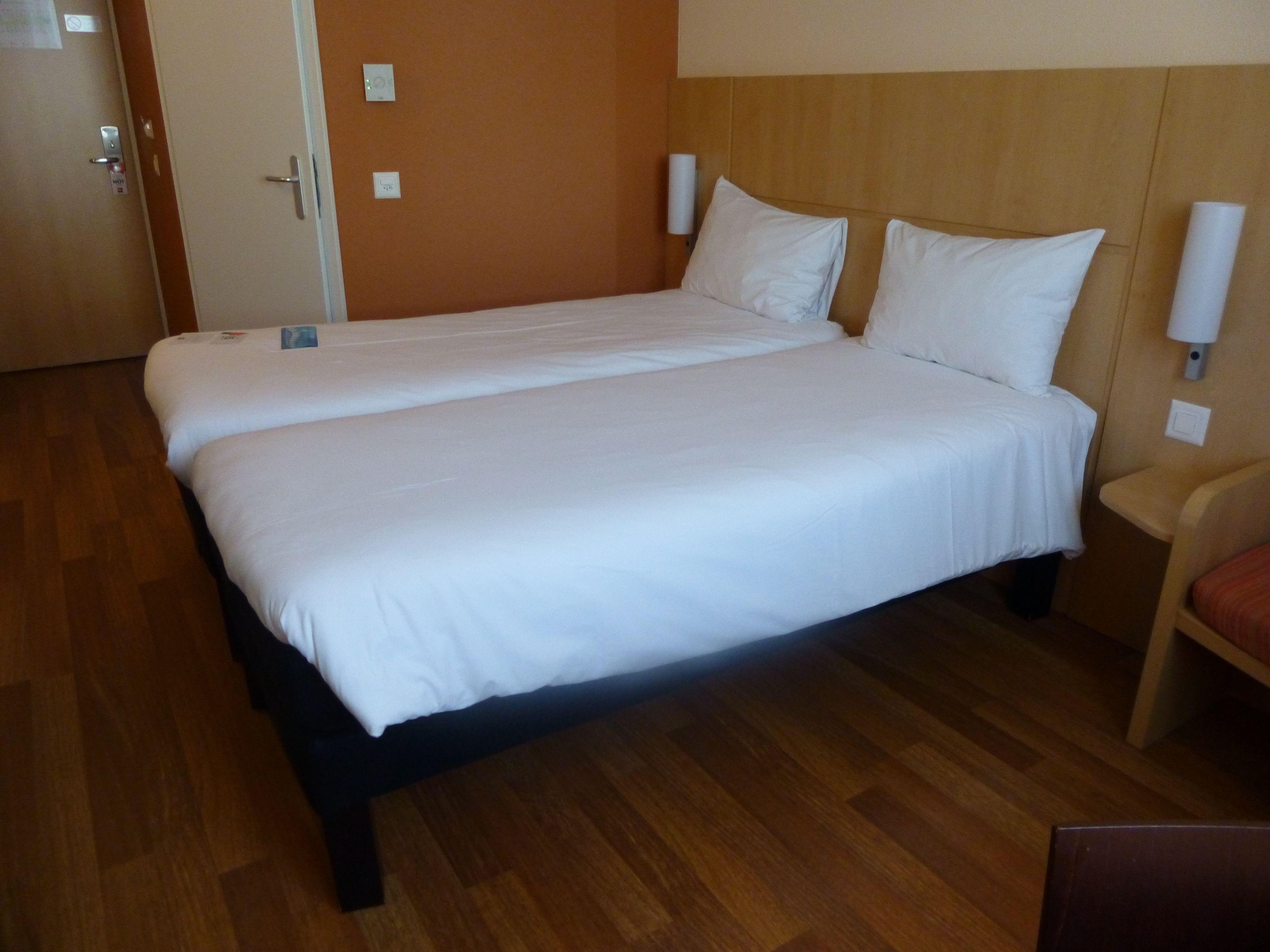 Hotel Ibis Centre Nations 3*