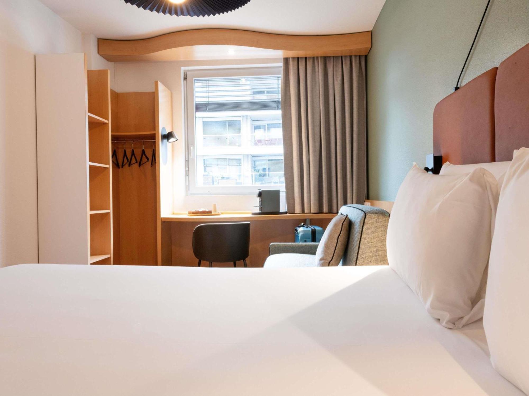 Ibis Centre Nations Hotel