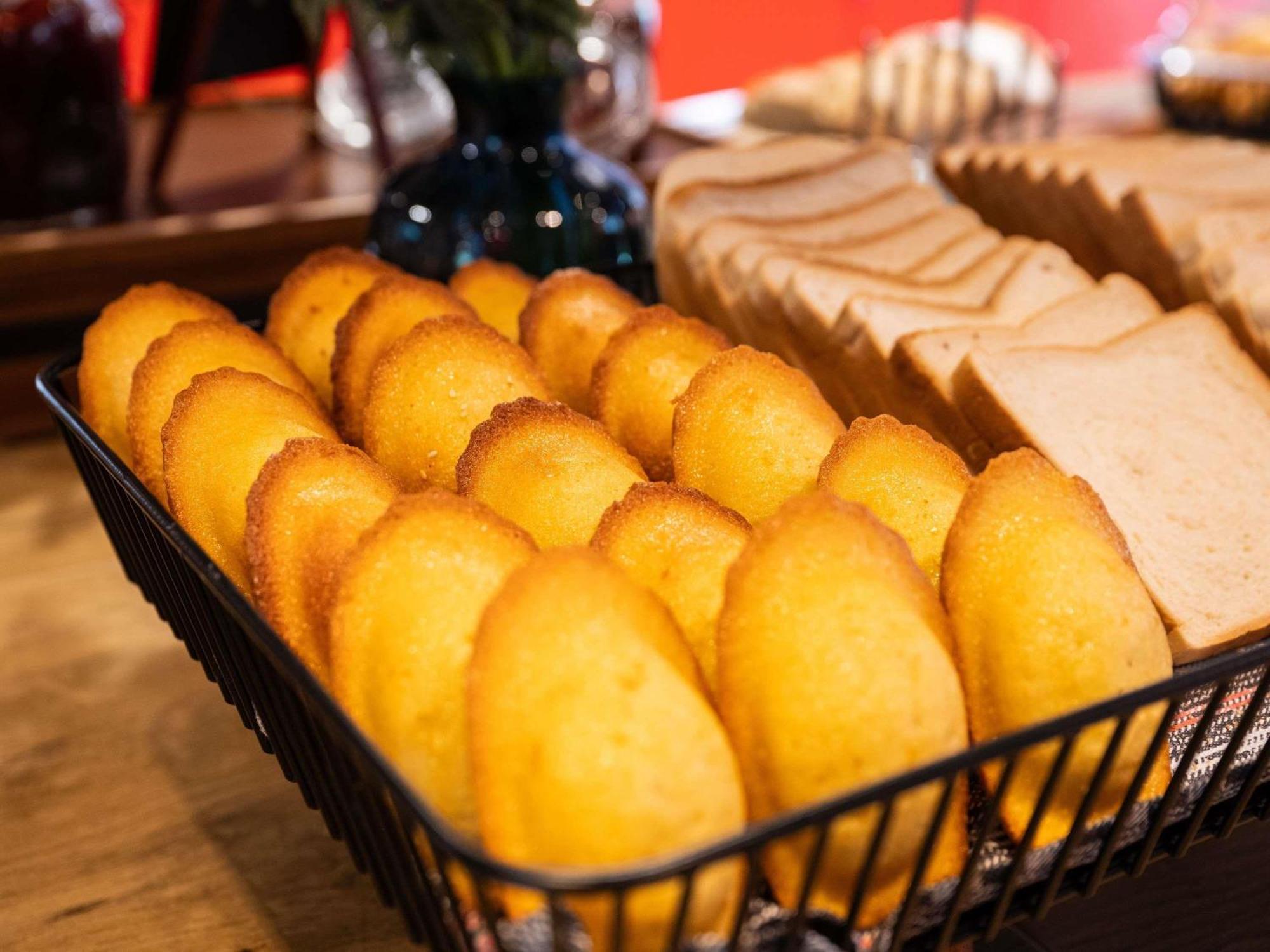 Hotel Ibis Centre Nations 3*